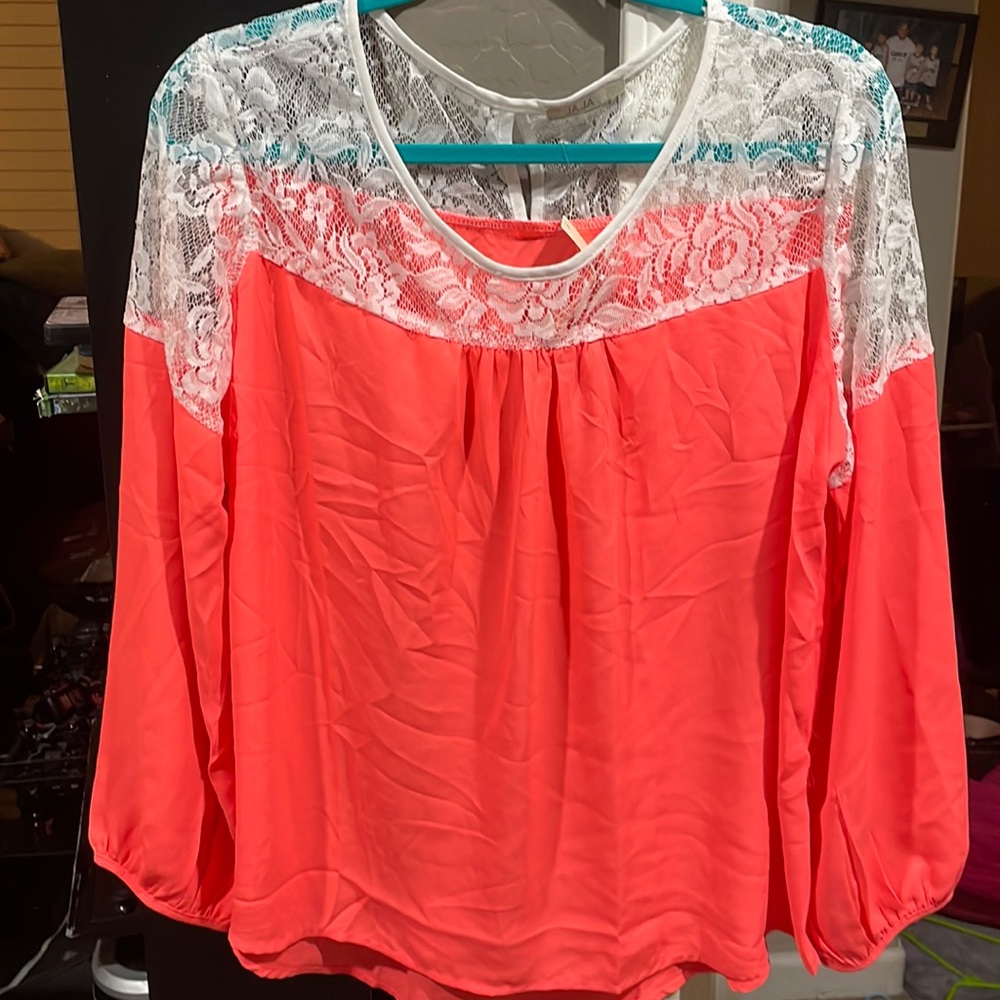 Plus size 2xl corral with white lace blouse